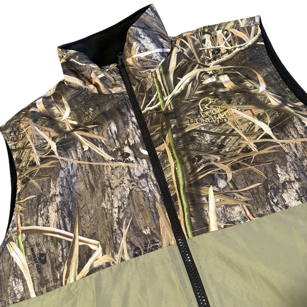 Ducks Unlimited Reversible Vest Mens Large Green Camo Mossy Oak Fleece Zip Up